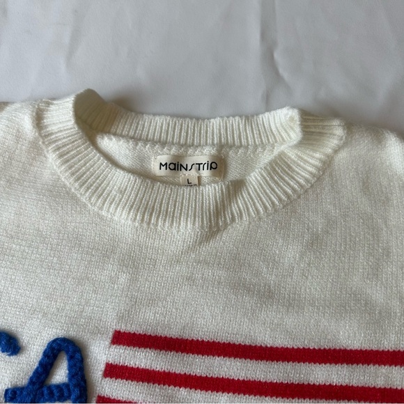 Main Strip Red and White Crew Neck Sweaters - Picture 5 of 9